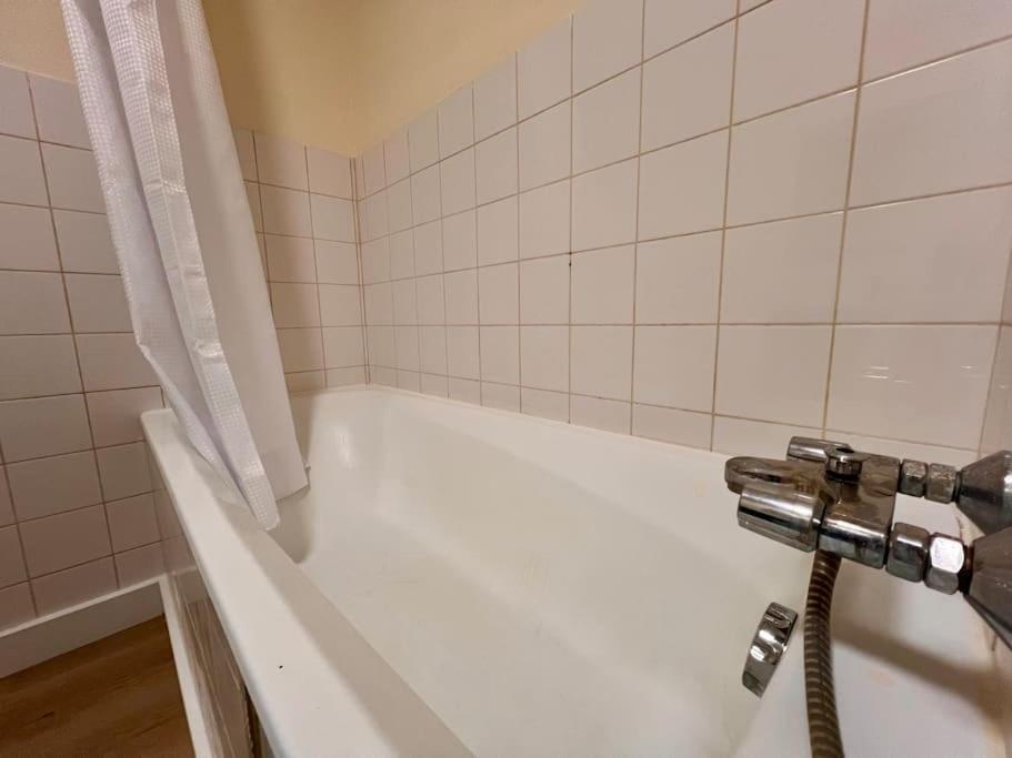 Appartement Climatise 4Prsn Au Pied De La Citadelle ブザンソン エクステリア 写真